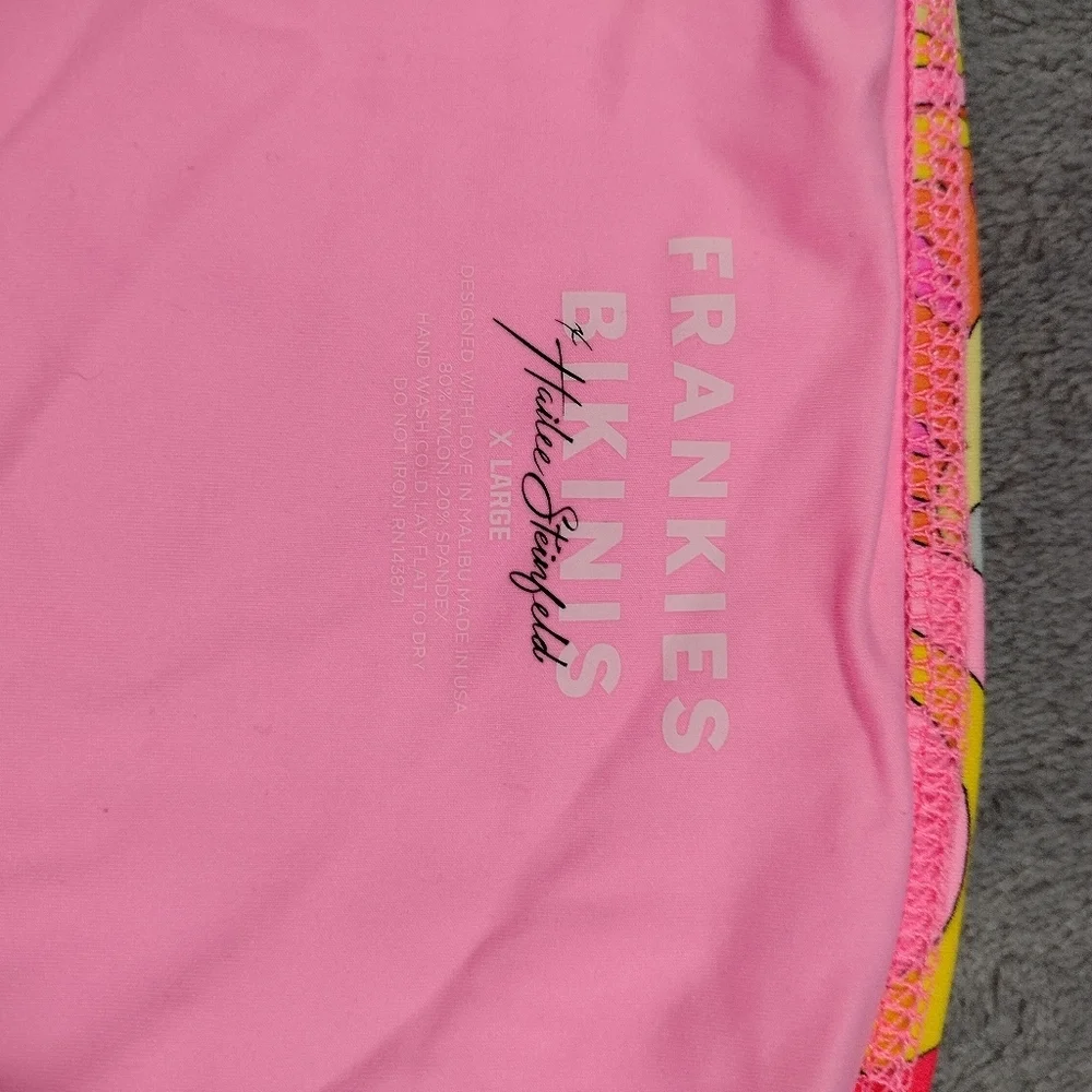 Frankie’s Bikinis x Hailee Steinfeld Strapless Peace Tube Top Far Out Floral XL